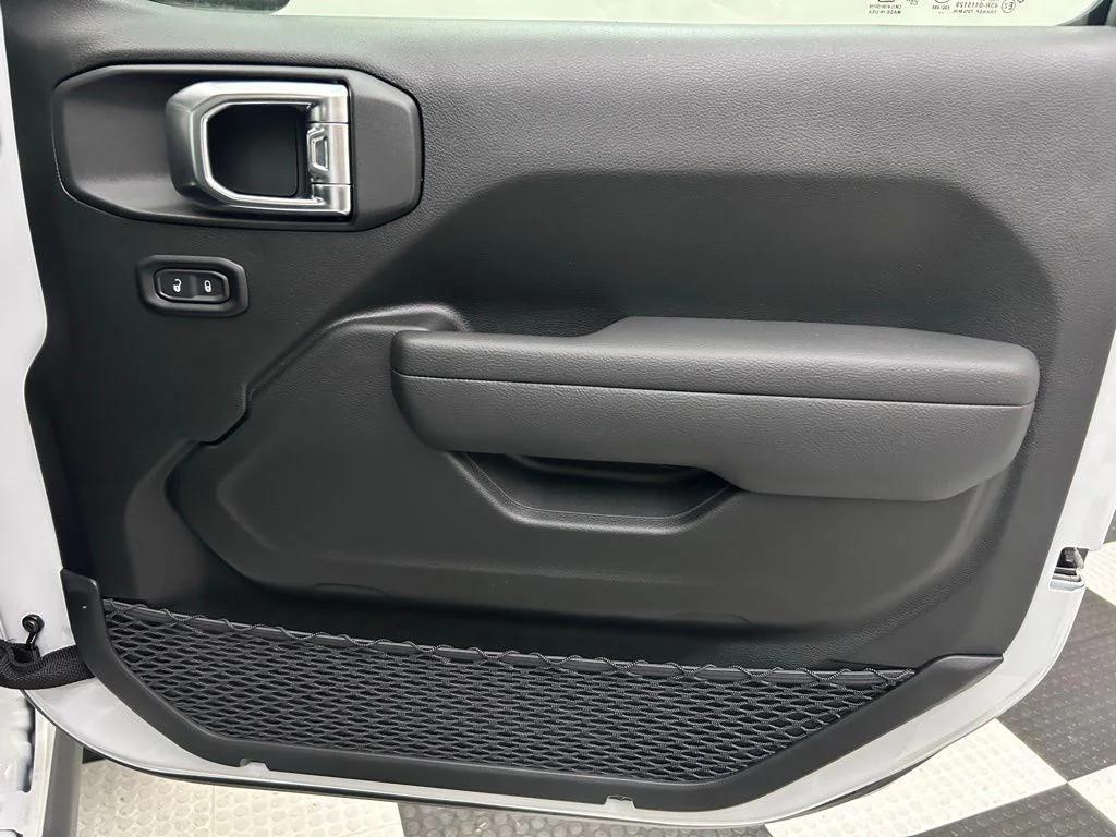 new 2026 Jeep Wrangler car, priced at $46,792