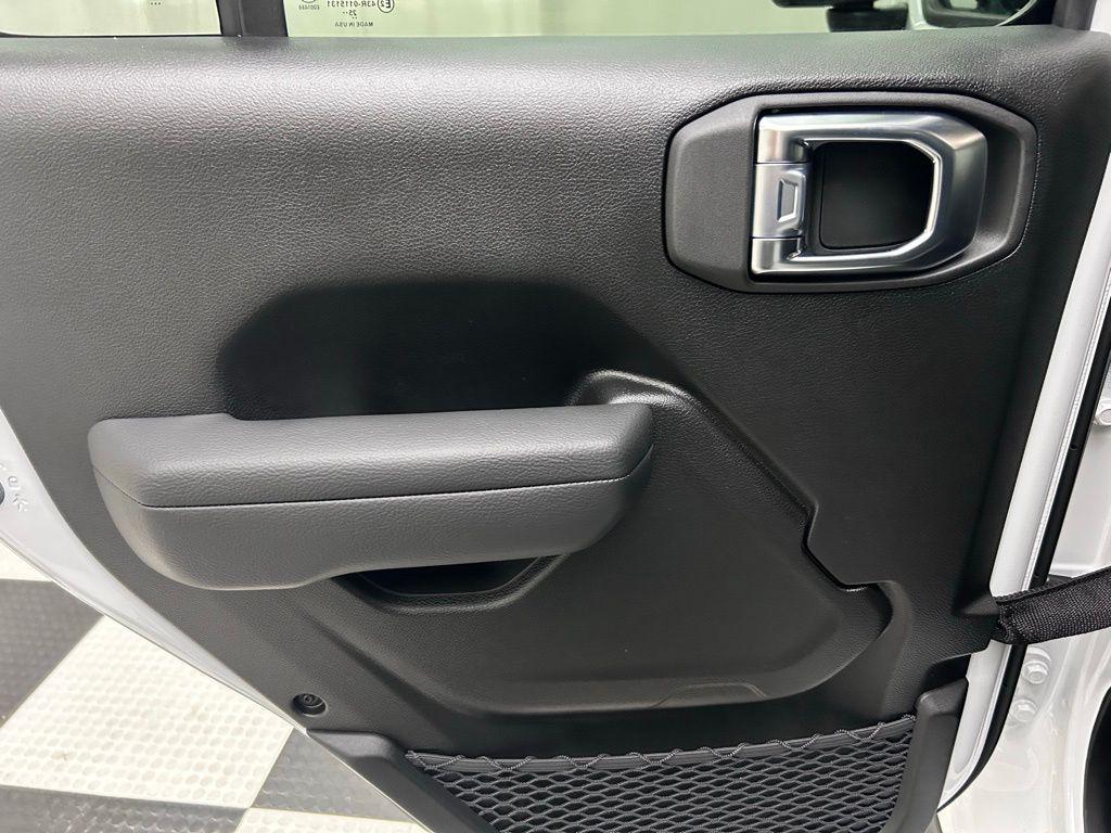 new 2026 Jeep Wrangler car, priced at $46,792