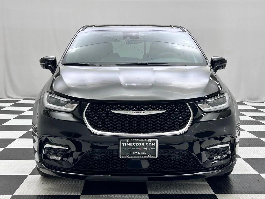 used 2025 Chrysler Pacifica Hybrid car, priced at $37,299