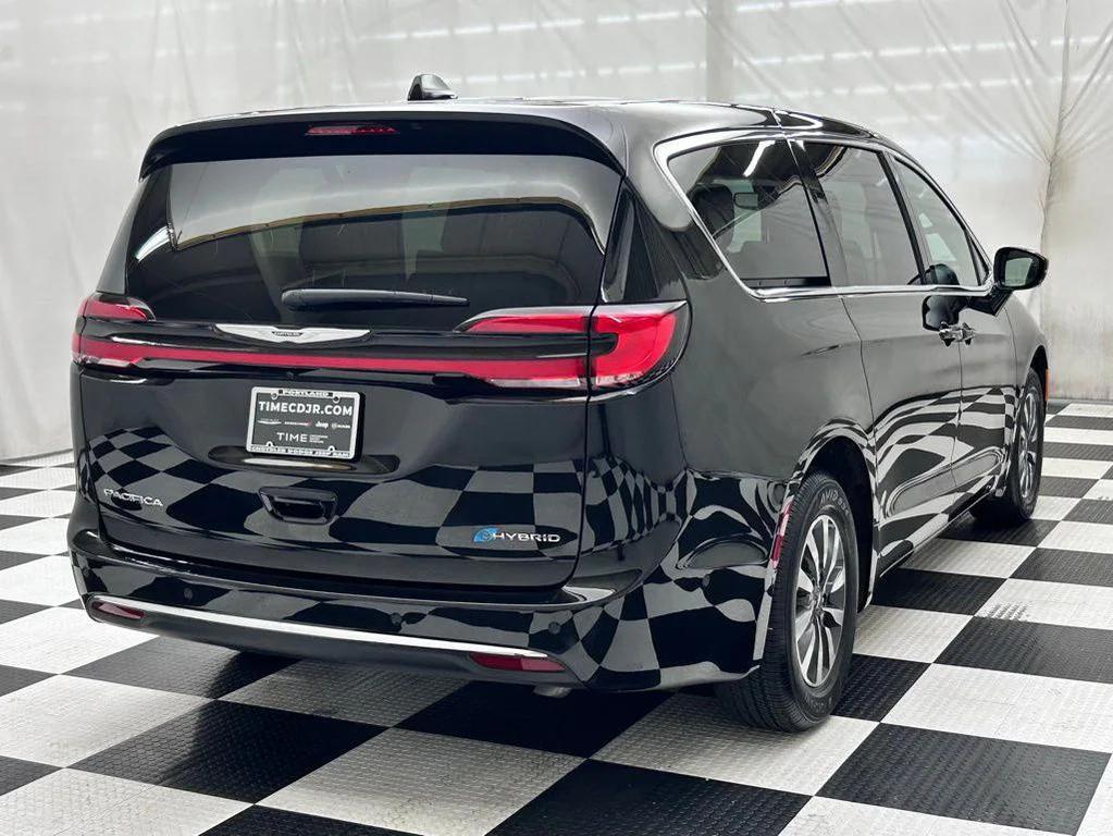 used 2025 Chrysler Pacifica Hybrid car, priced at $37,299