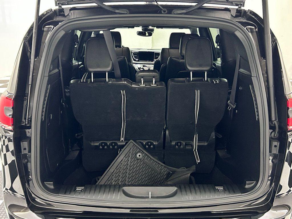 used 2025 Chrysler Pacifica Hybrid car, priced at $37,299