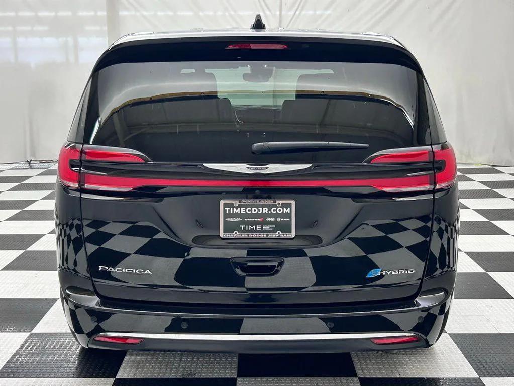 used 2025 Chrysler Pacifica Hybrid car, priced at $37,299