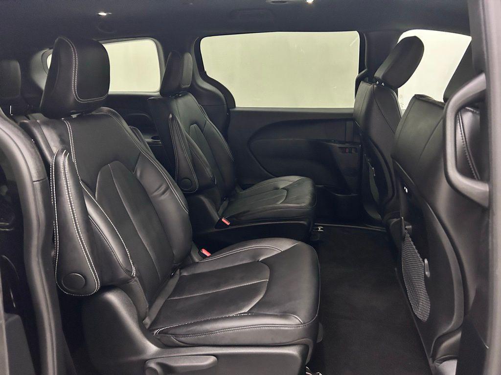 used 2025 Chrysler Pacifica Hybrid car, priced at $37,299