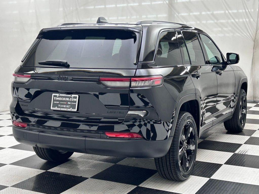 new 2025 Jeep Grand Cherokee car, priced at $39,654