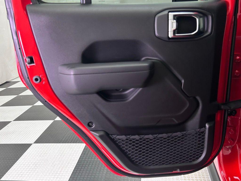 new 2025 Jeep Gladiator car, priced at $42,511