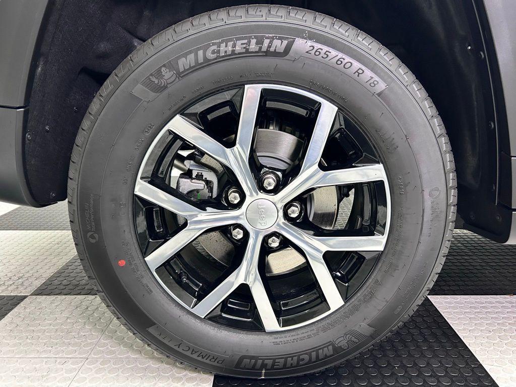 new 2025 Jeep Grand Cherokee car, priced at $38,788