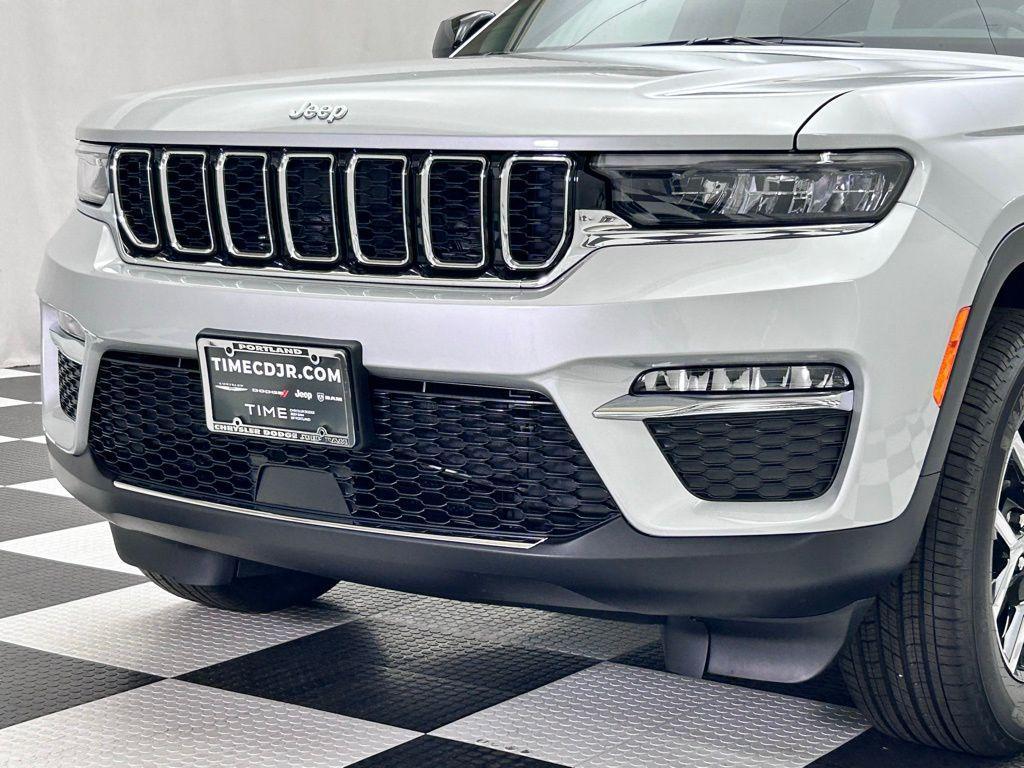 new 2025 Jeep Grand Cherokee car, priced at $38,788