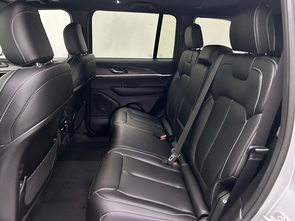 new 2025 Jeep Grand Cherokee car, priced at $38,788