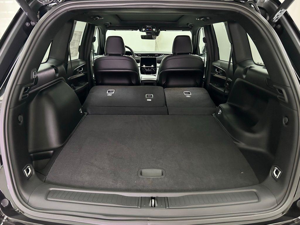 new 2025 Jeep Grand Cherokee car, priced at $46,866