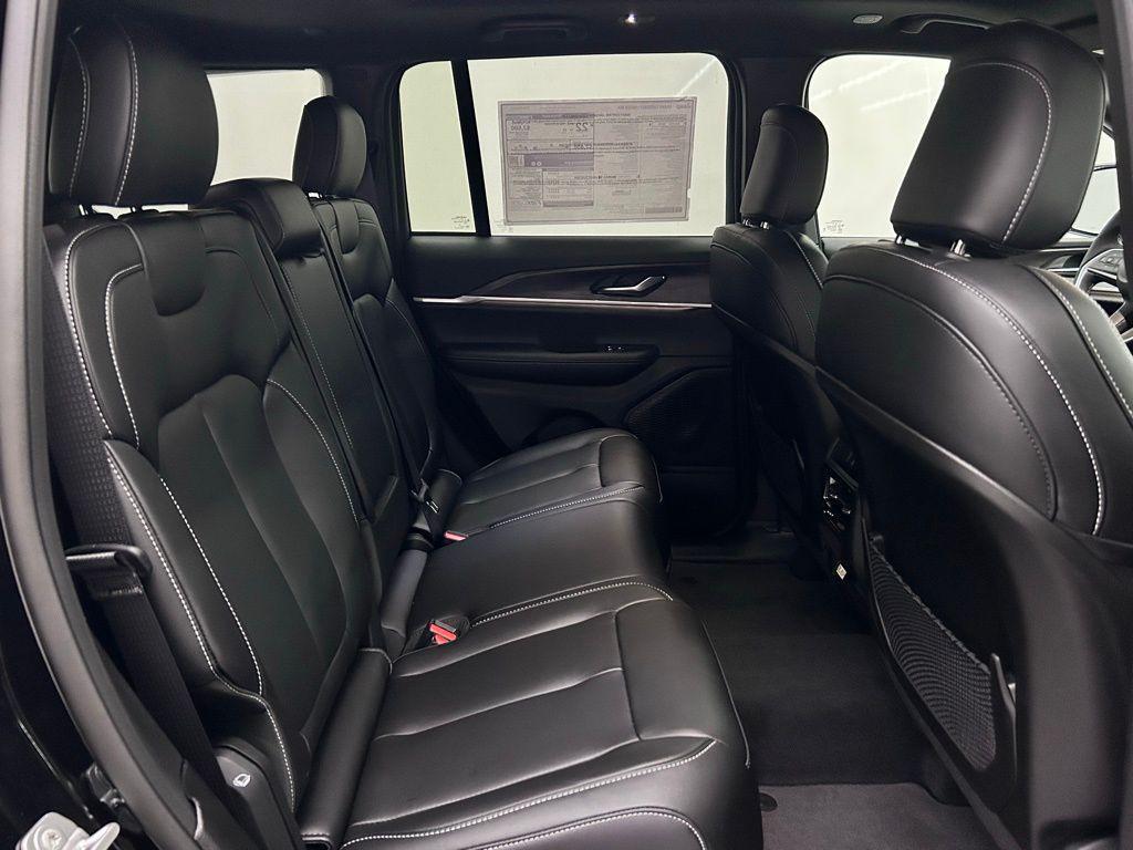 new 2025 Jeep Grand Cherokee car, priced at $46,866