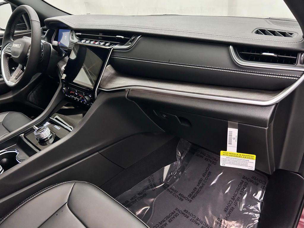 new 2025 Jeep Grand Cherokee L car, priced at $48,034