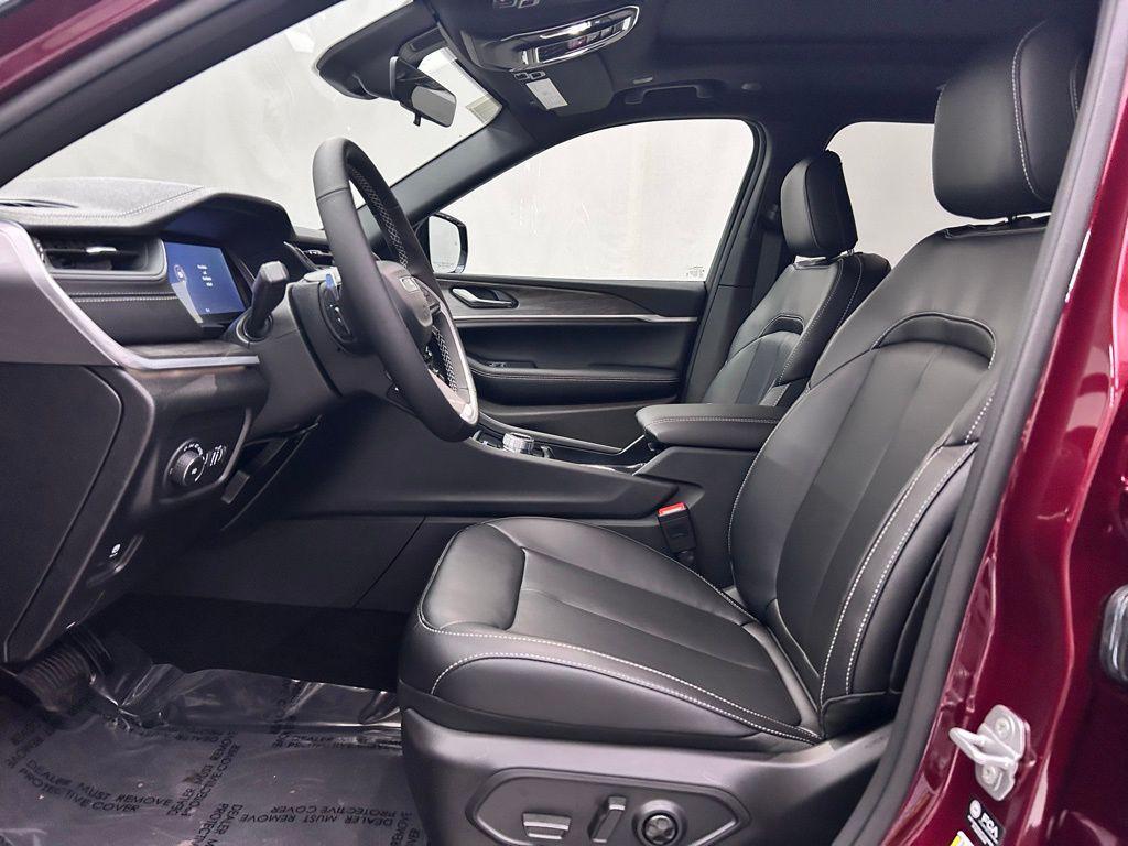 new 2025 Jeep Grand Cherokee L car, priced at $48,034