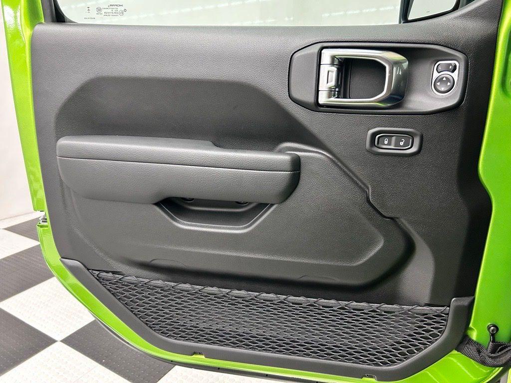 new 2025 Jeep Gladiator car, priced at $42,511