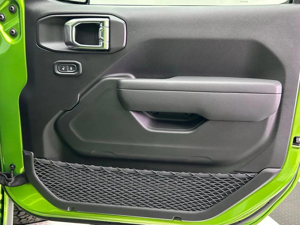 new 2025 Jeep Gladiator car, priced at $42,511