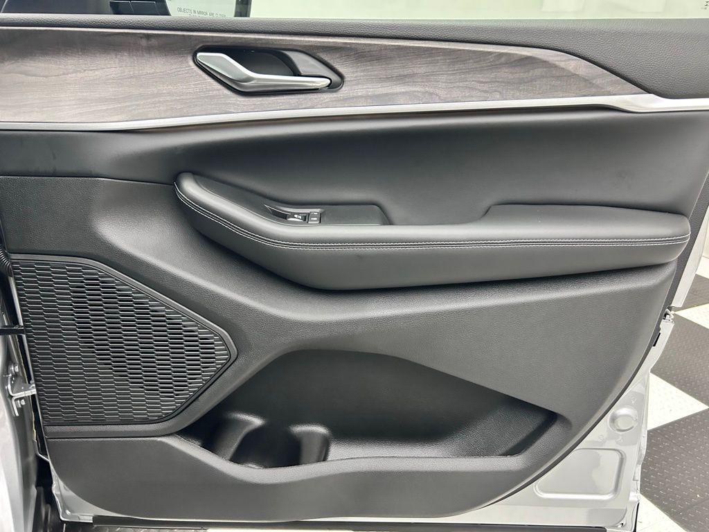 new 2025 Jeep Grand Cherokee L car, priced at $44,944