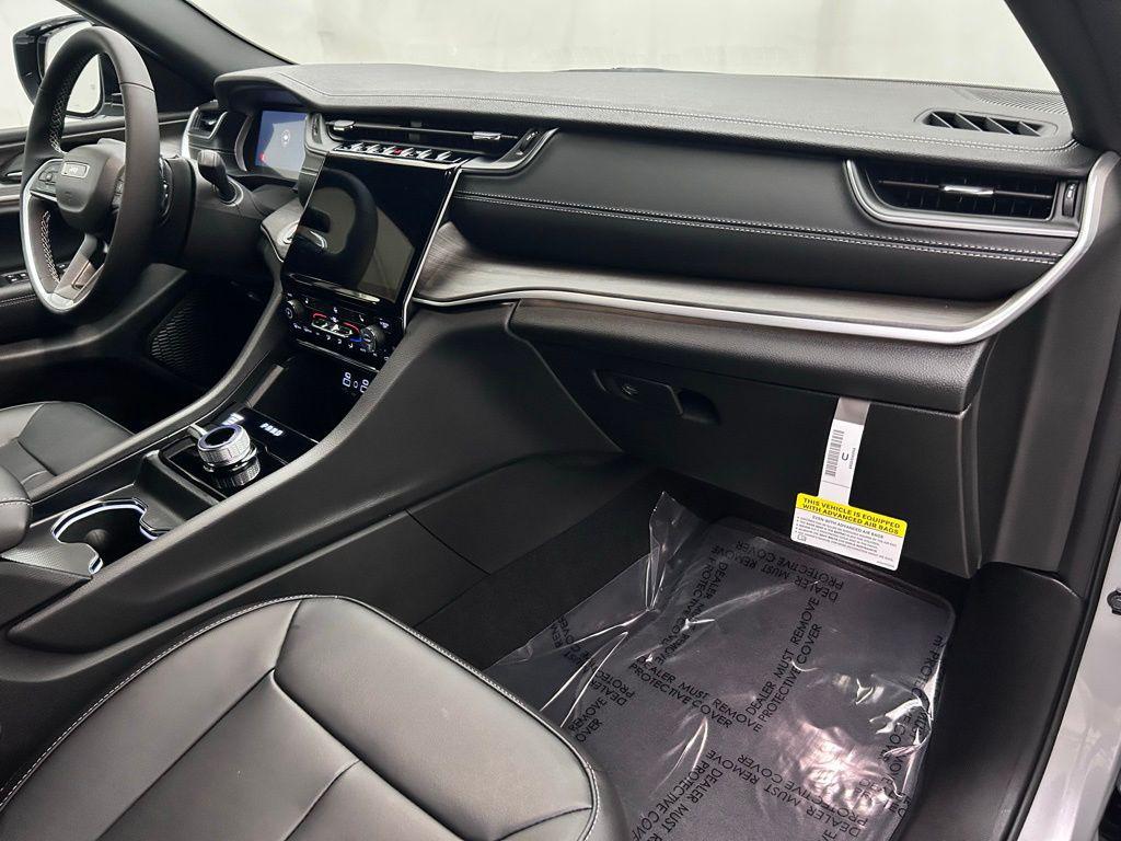 new 2025 Jeep Grand Cherokee L car, priced at $44,944