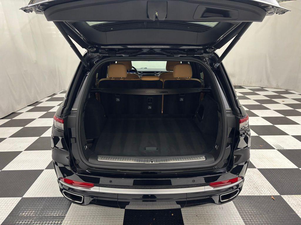 used 2023 Jeep Grand Cherokee car, priced at $41,847