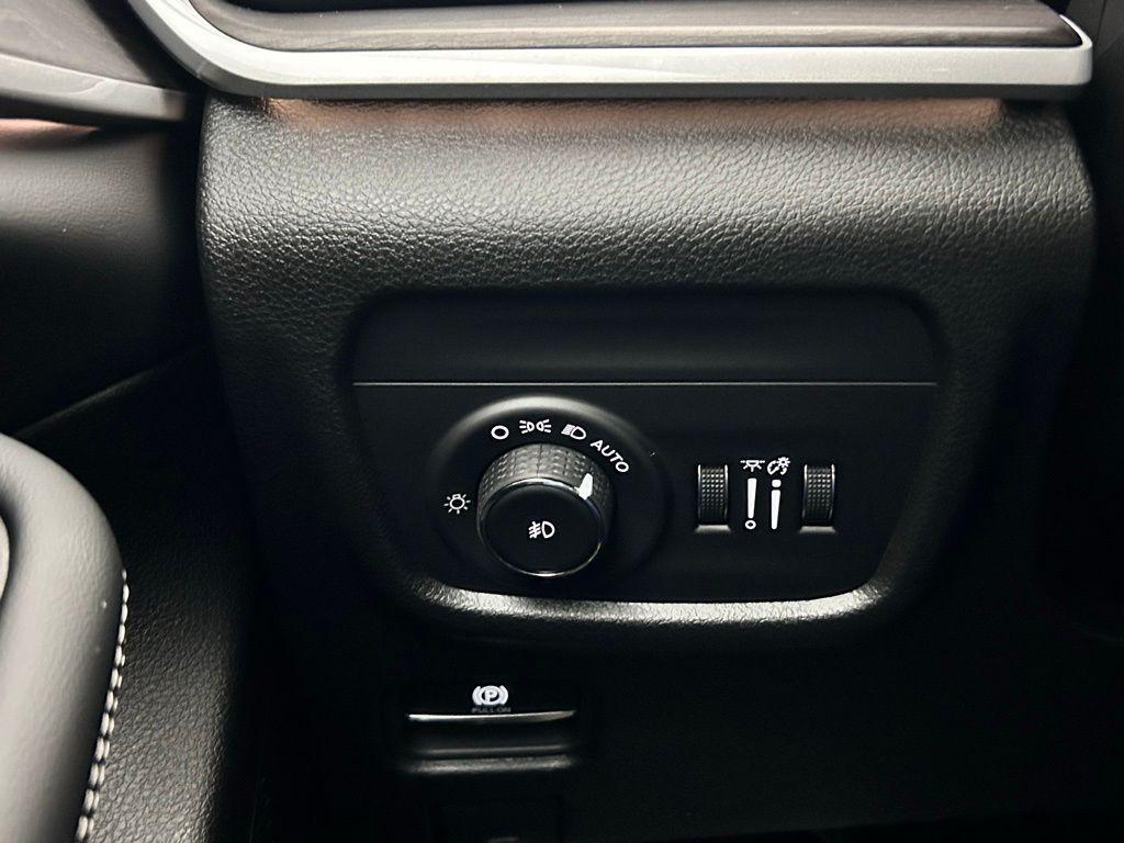 new 2025 Jeep Grand Cherokee L car, priced at $47,498