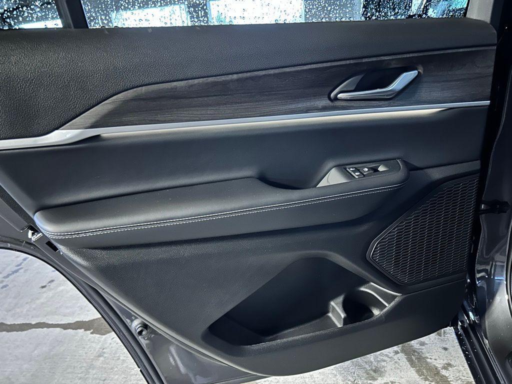 new 2025 Jeep Grand Cherokee L car, priced at $45,434