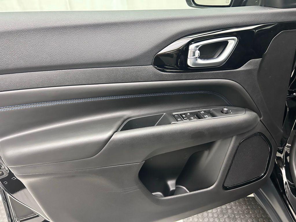 new 2026 Jeep Compass car, priced at $27,063