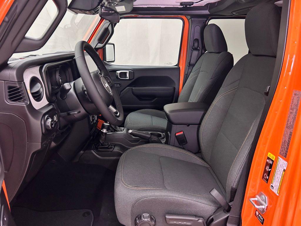 new 2025 Jeep Gladiator car, priced at $43,865