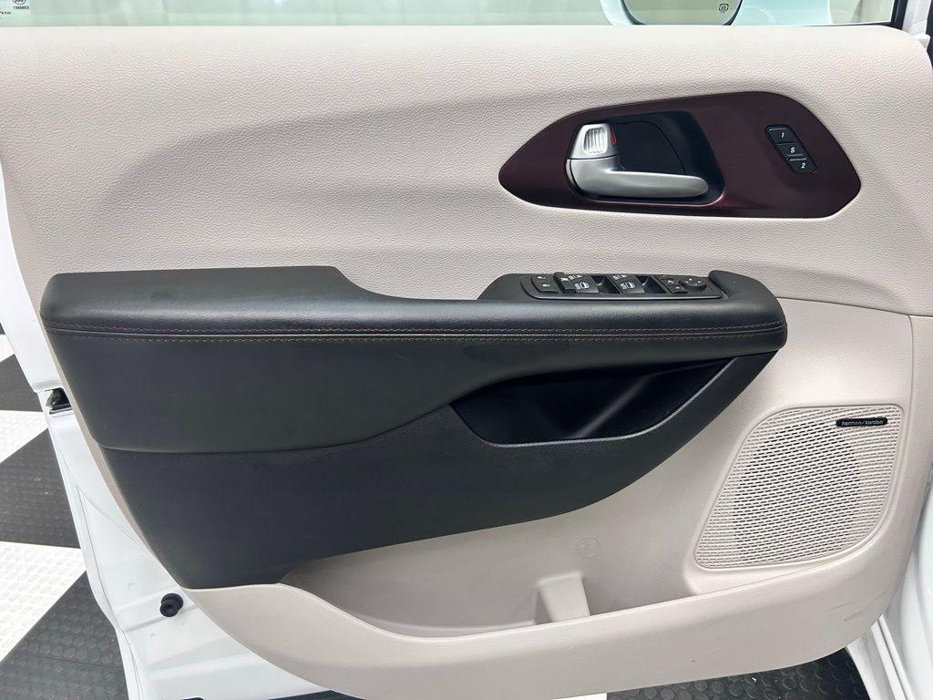 used 2017 Chrysler Pacifica car, priced at $17,988