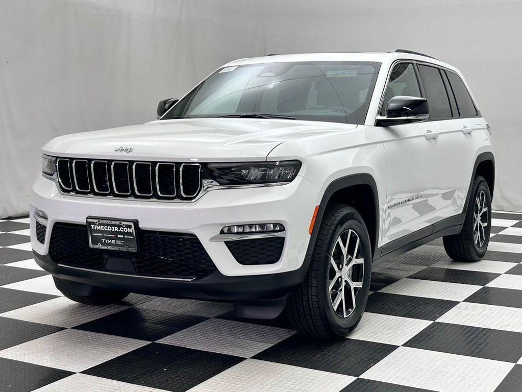 new 2025 Jeep Grand Cherokee car, priced at $40,877