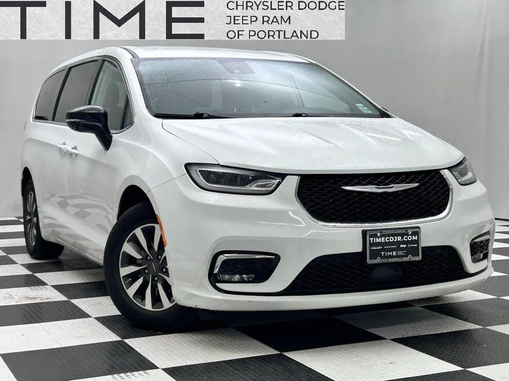 used 2024 Chrysler Pacifica Hybrid car, priced at $29,995