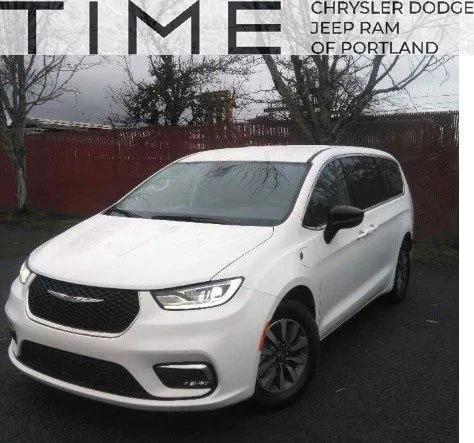 used 2024 Chrysler Pacifica Hybrid car, priced at $30,995