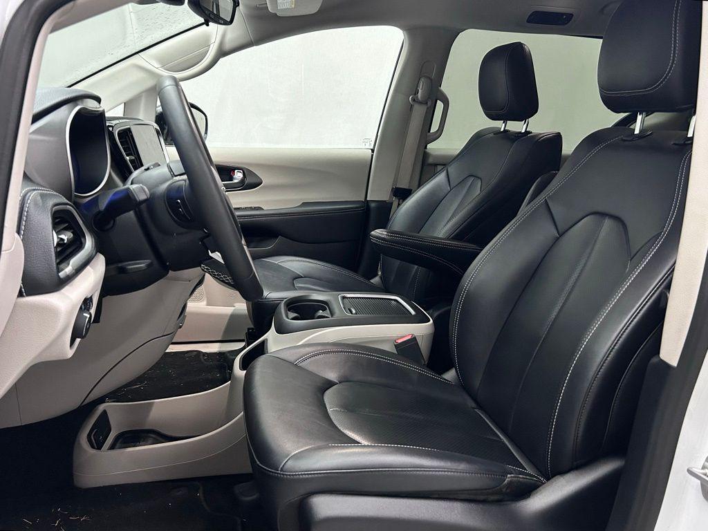 used 2024 Chrysler Pacifica Hybrid car, priced at $27,941