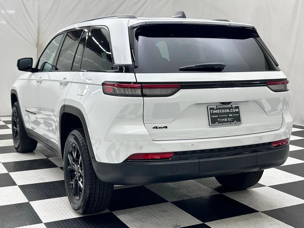 new 2025 Jeep Grand Cherokee car, priced at $39,022