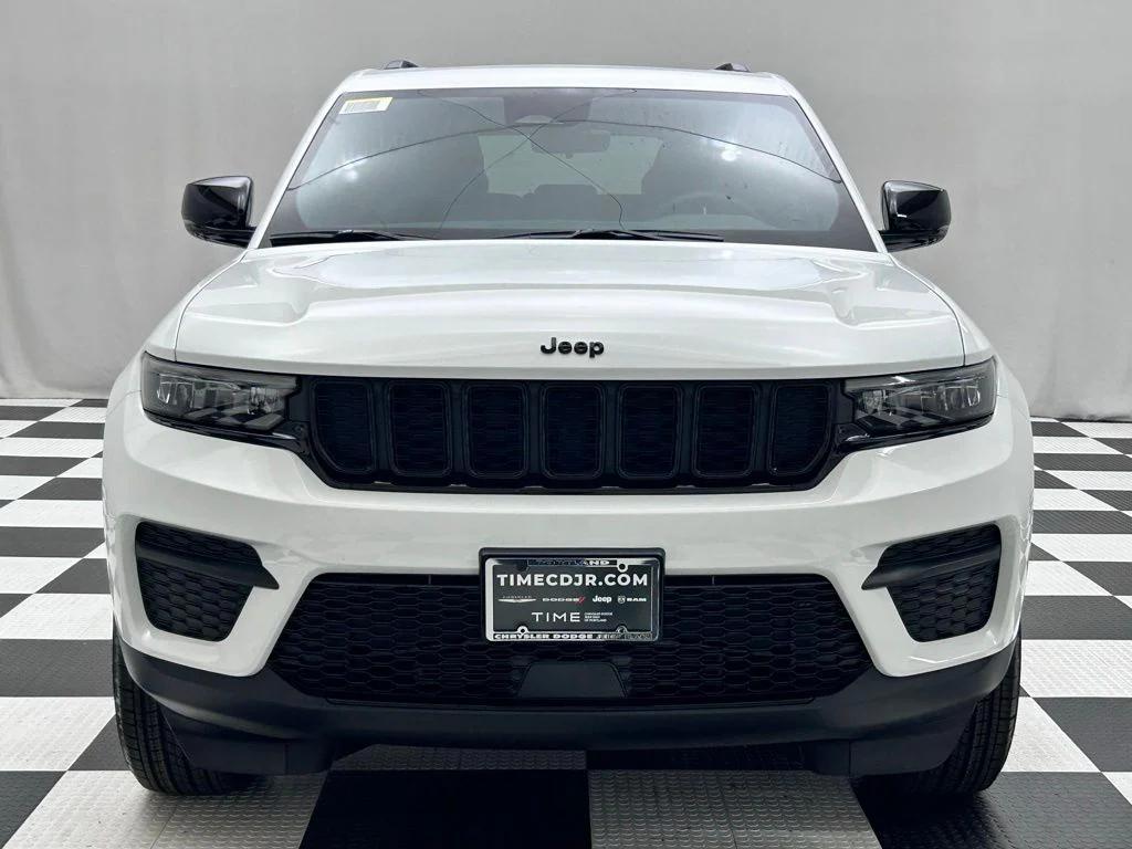 new 2025 Jeep Grand Cherokee car, priced at $39,022