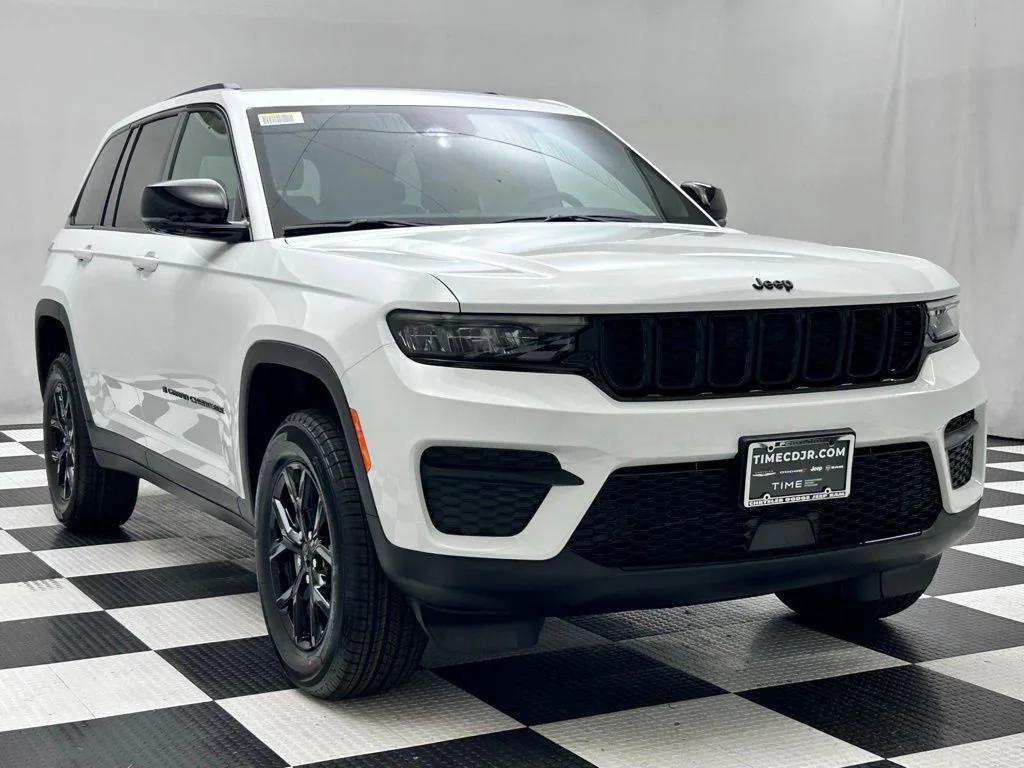 new 2025 Jeep Grand Cherokee car, priced at $39,022