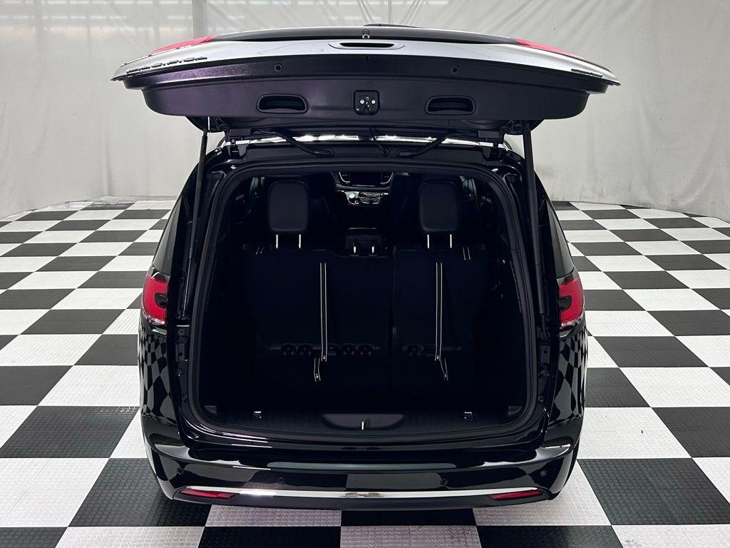 new 2026 Chrysler Pacifica car, priced at $39,448