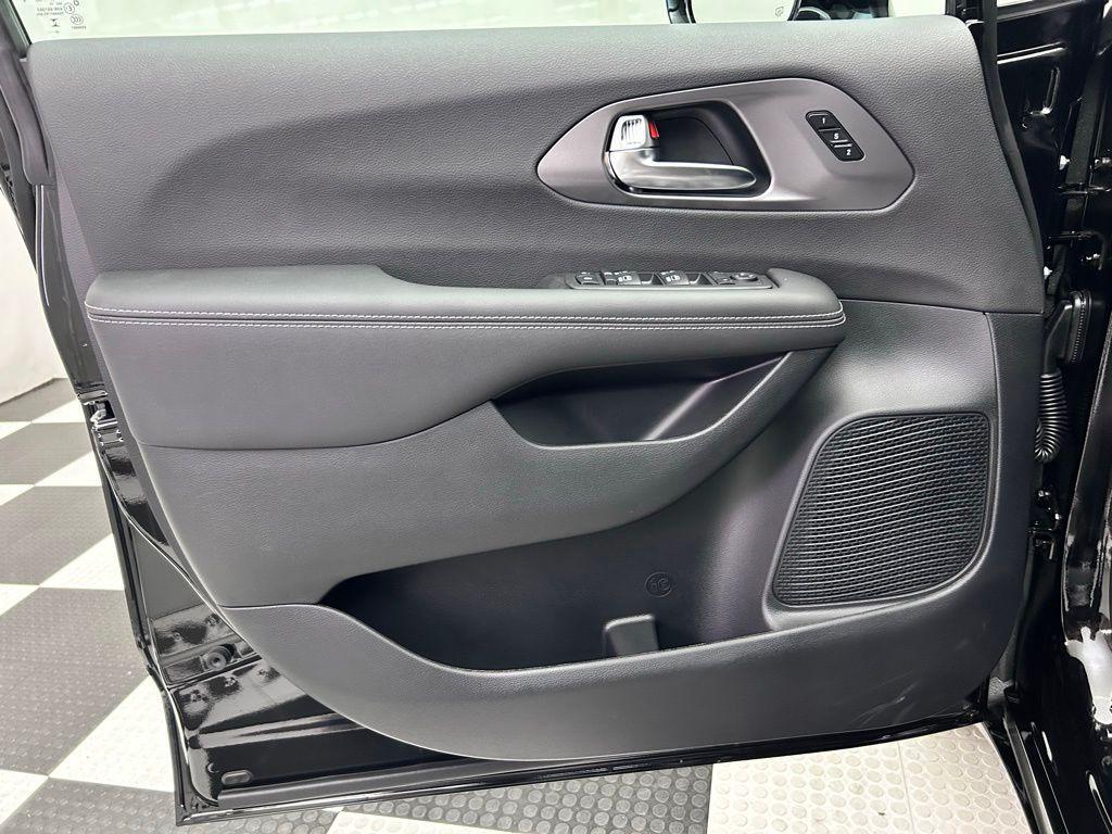 new 2026 Chrysler Pacifica car, priced at $39,448