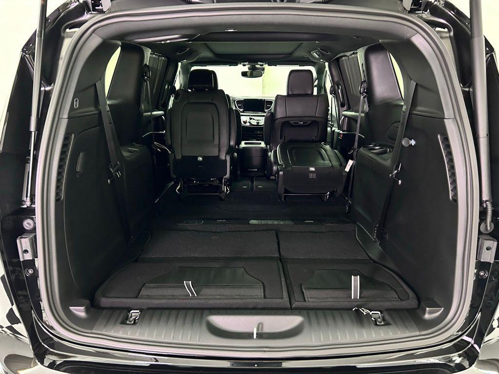 new 2026 Chrysler Pacifica car, priced at $39,448