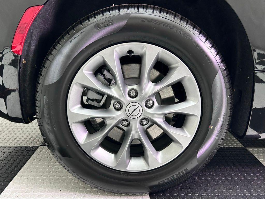 new 2026 Chrysler Pacifica car, priced at $39,448