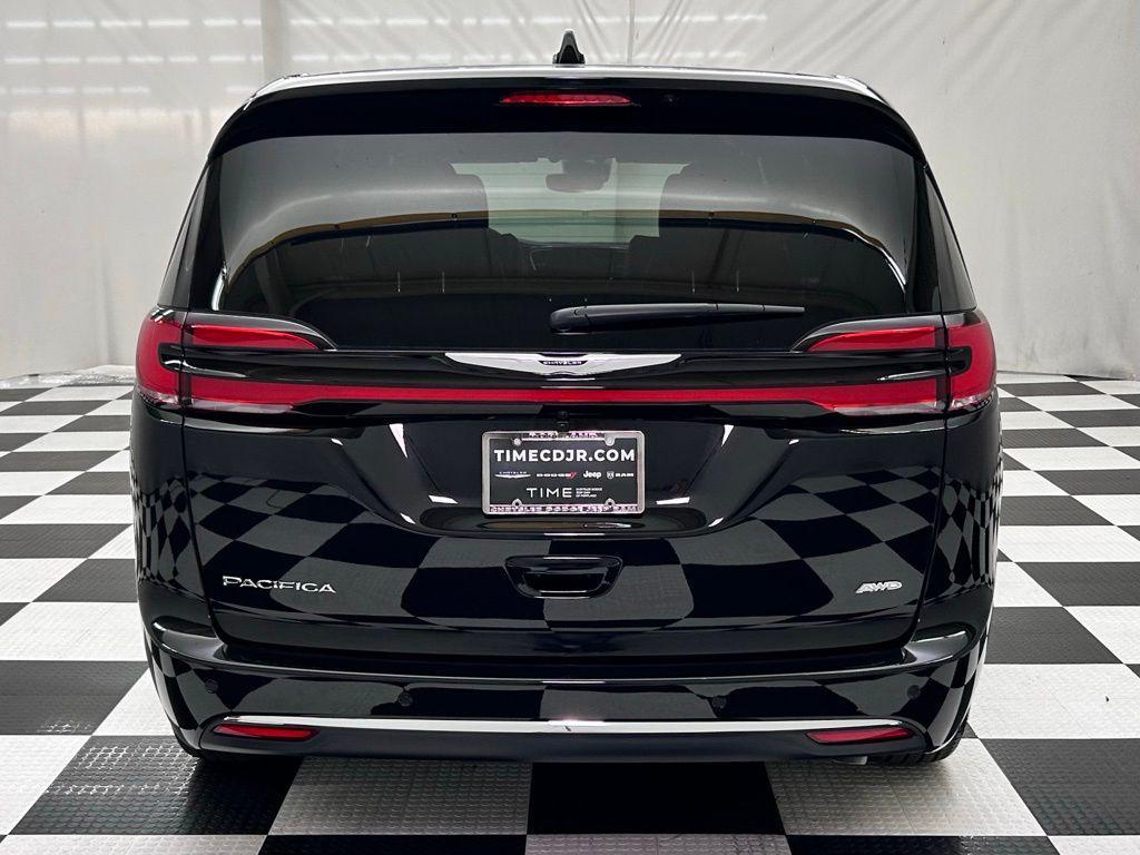 new 2026 Chrysler Pacifica car, priced at $39,448