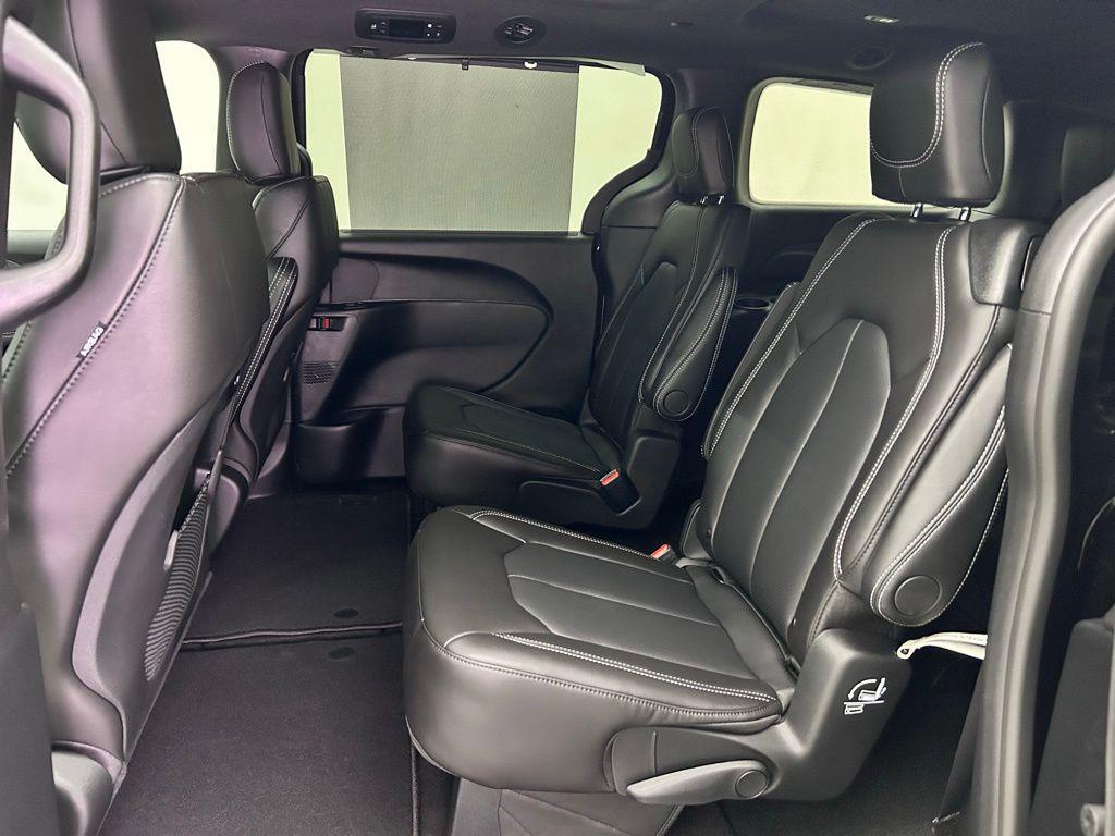 new 2026 Chrysler Pacifica car, priced at $39,448