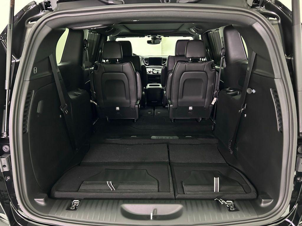 new 2026 Chrysler Pacifica car, priced at $39,448
