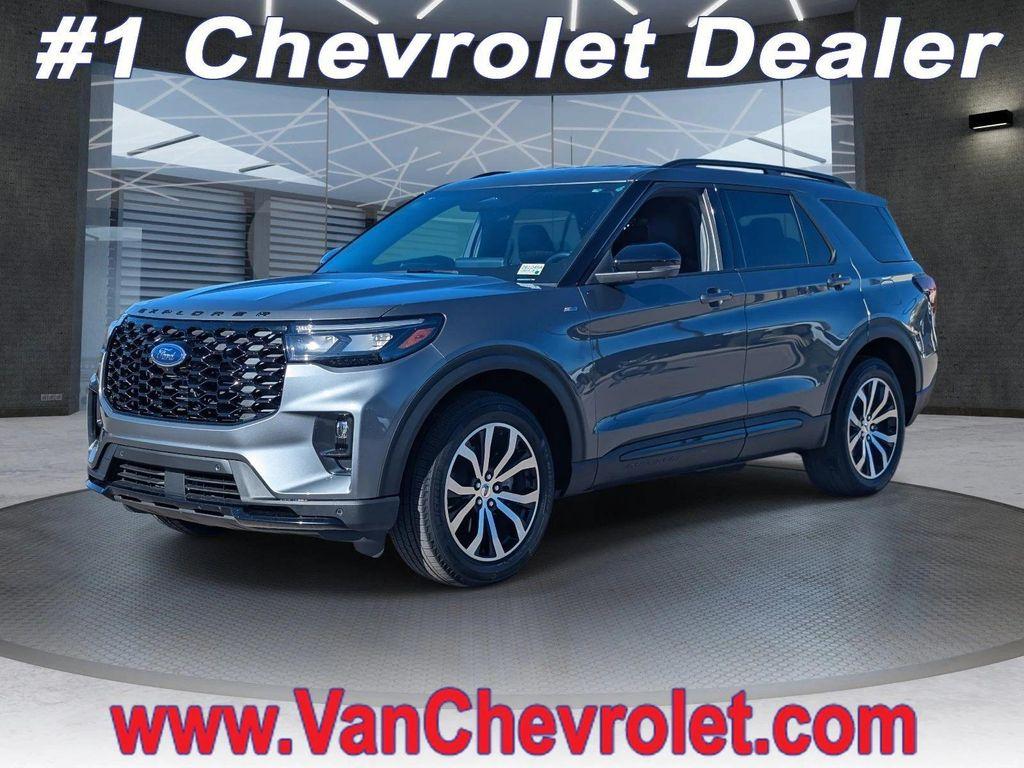 used 2025 Ford Explorer car, priced at $37,919