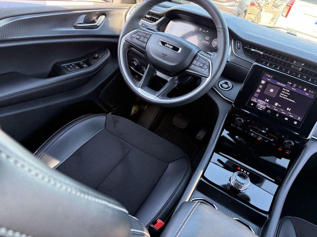 used 2025 Jeep Grand Cherokee car, priced at $37,386
