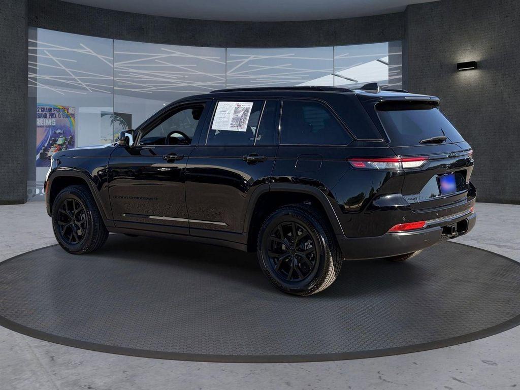 used 2025 Jeep Grand Cherokee car, priced at $37,386