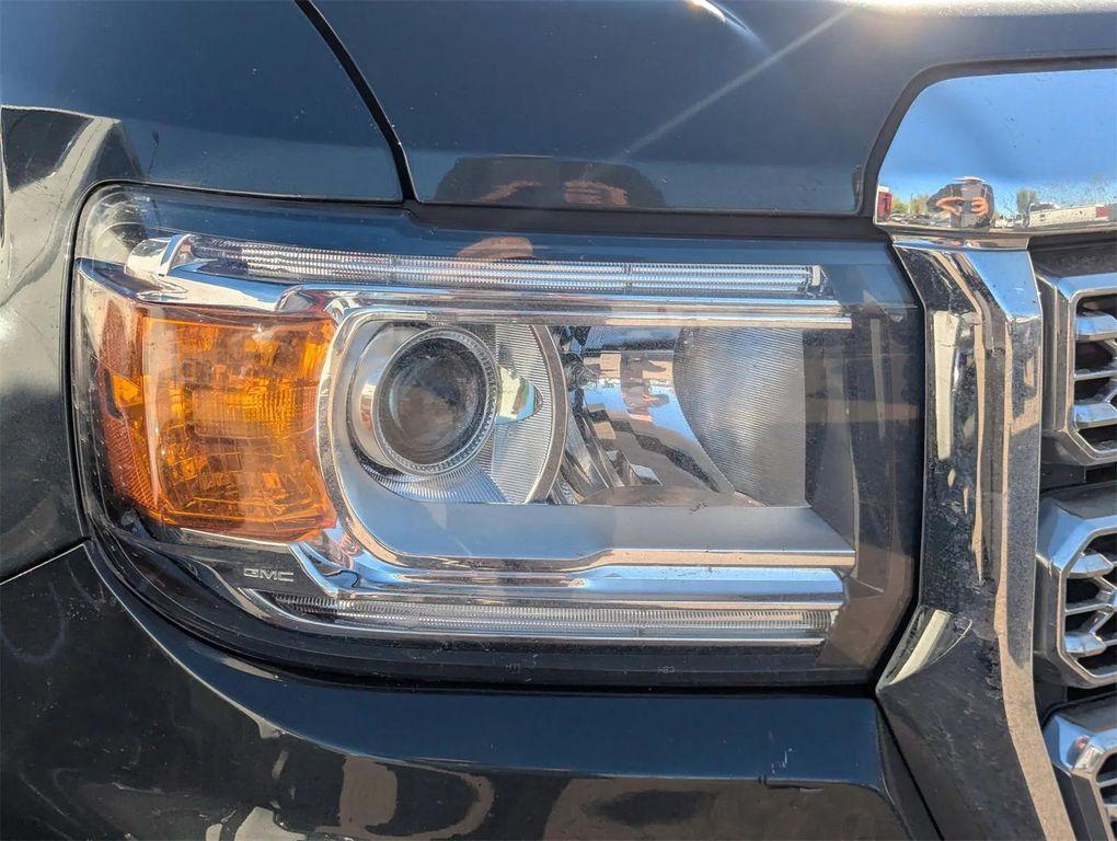 used 2021 GMC Canyon car, priced at $28,956