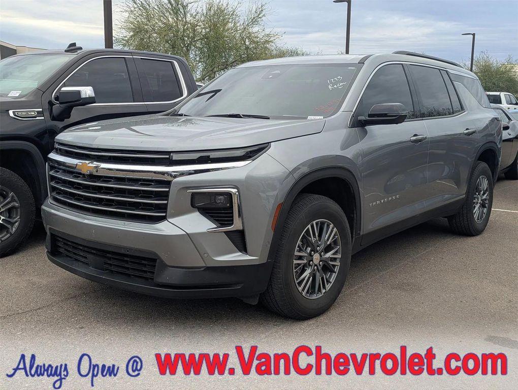 used 2024 Chevrolet Traverse car, priced at $33,556