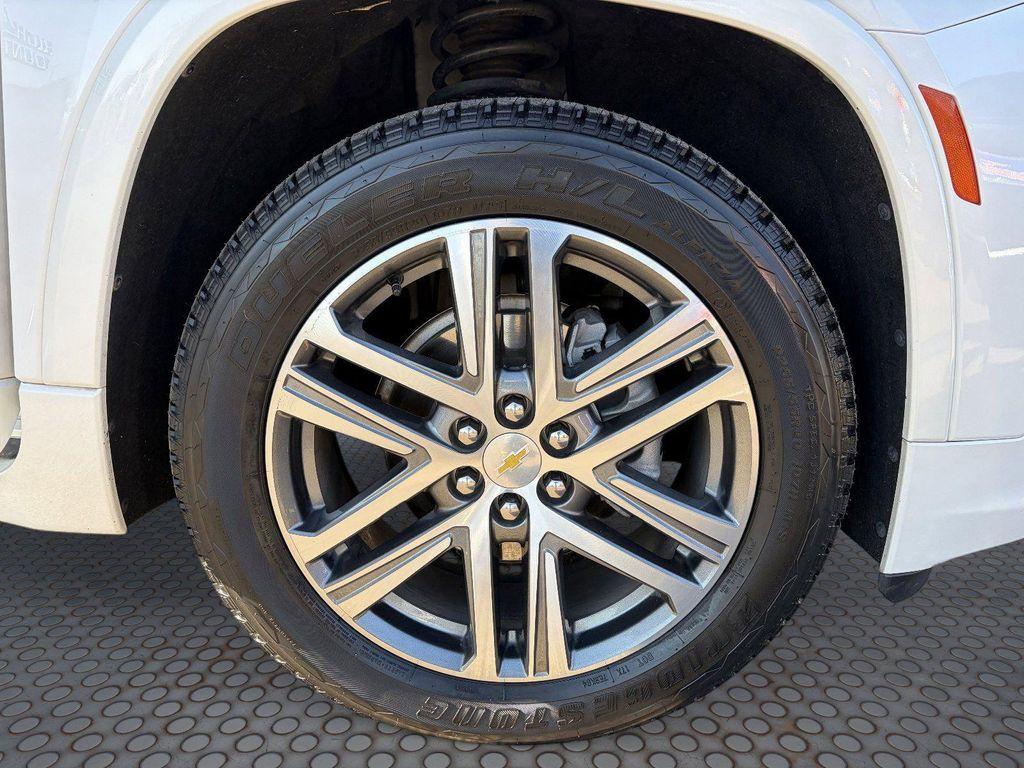 used 2023 Chevrolet Traverse car, priced at $32,015