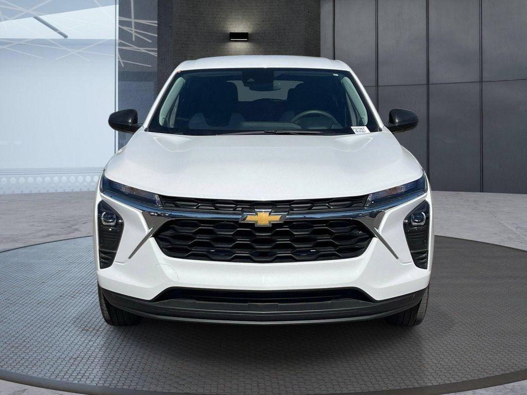 used 2025 Chevrolet Trax car, priced at $19,184