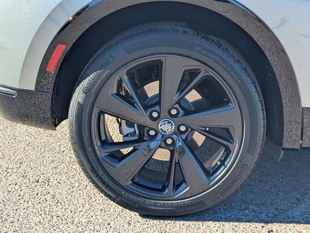 used 2023 Buick Envision car, priced at $22,993