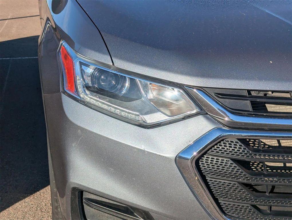 used 2021 Chevrolet Traverse car, priced at $17,799