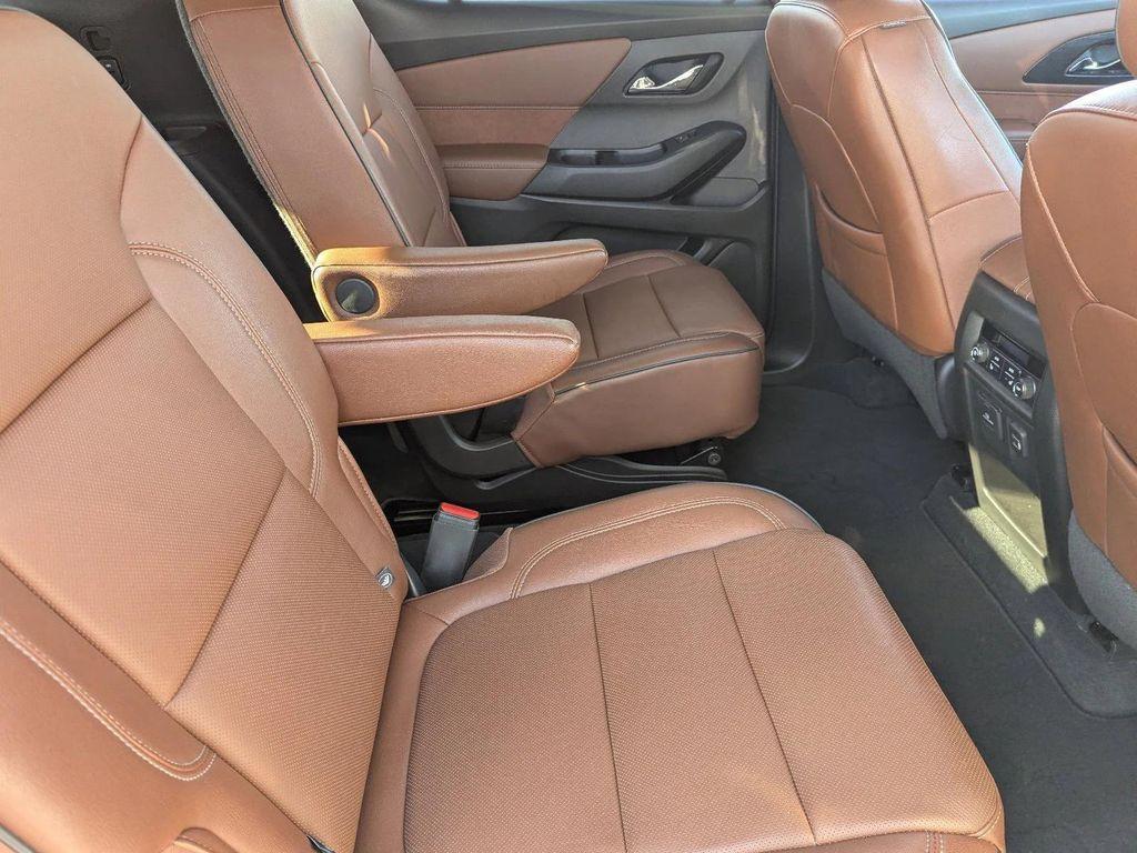 used 2021 Chevrolet Traverse car, priced at $27,449